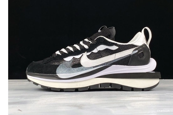 sacai Vaporwaffle White Black CV1363-001 Nike 0129